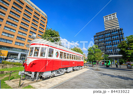 岐阜市　岐阜駅前広場の名鉄モ510形保存車両と電停跡地 84433022