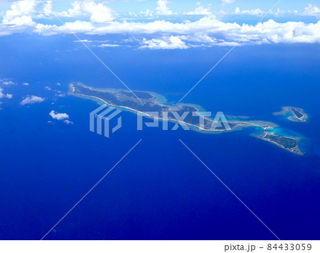 伊是名島伊平屋島上空 伊是名島伊平屋島上空 84433059