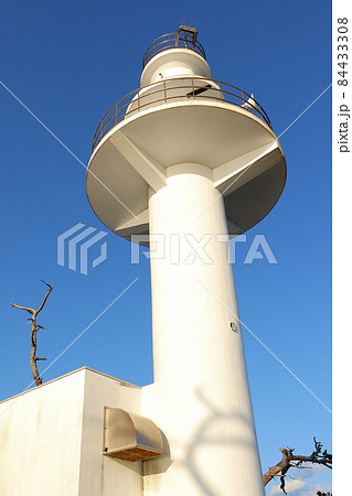 気仙沼大島の龍舞崎(大島竜舞埼)にある「陸前大島灯台」 宮城県気仙沼市 気仙沼大島の龍舞崎(大島竜舞埼)にある「陸前大島灯台」 宮城県気仙沼市 84433308
