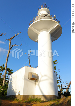 気仙沼大島の龍舞崎(大島竜舞埼)にある「陸前大島灯台」 宮城県気仙沼市 気仙沼大島の龍舞崎(大島竜舞埼)にある「陸前大島灯台」 宮城県気仙沼市 84433311