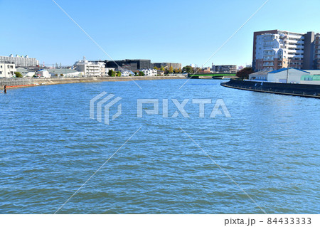 鶴見橋/鶴見川より下流方向を望む(神奈川県横浜市)【2021.11】 鶴見橋/鶴見川より下流方向を望む(神奈川県横浜市)【2021.11】 84433333