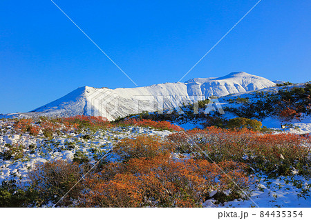 紅葉と雪景色_大雪山_姿見平 紅葉と雪景色_大雪山_姿見平 84435354