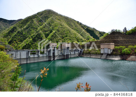 ＜ふかしろ湖＞　深城ダム　山梨県大月市 84436818