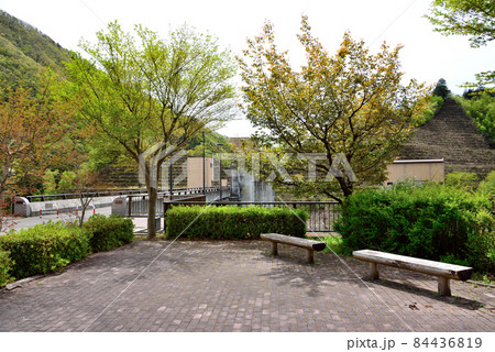 <ふかしろ湖> 深城ダム 山梨県大月市 <ふかしろ湖> 深城ダム 山梨県大月市 84436819