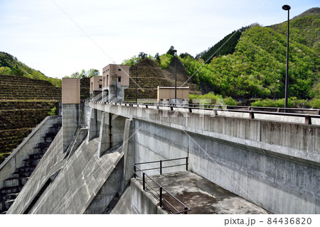 ＜ふかしろ湖＞　深城ダム　山梨県大月市 84436820