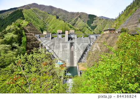 <ふかしろ湖> 深城ダム 山梨県大月市 <ふかしろ湖> 深城ダム 山梨県大月市 84436824