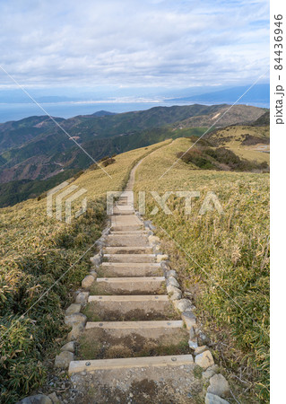 達磨山の山頂の階段(伊豆山陵) 達磨山の山頂の階段(伊豆山陵) 84436946