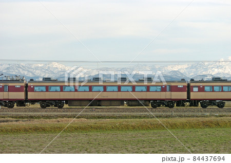 北陸本線 美川ー加賀笠間 JR西日本 485系 Y33編成(金沢) ② モハ485-215 海側 北陸本線 美川ー加賀笠間 JR西日本 485系 Y33編成(金沢) ② モハ485-215 海側 84437694