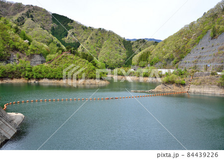 ふかしろ湖 山梨県大月市七保町瀬戸 ふかしろ湖 山梨県大月市七保町瀬戸 84439226