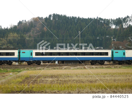 北陸本線　森本ー津幡　JR東日本　485系　R2編成（新潟）　⑥　モハ485-3054　海側 84440525