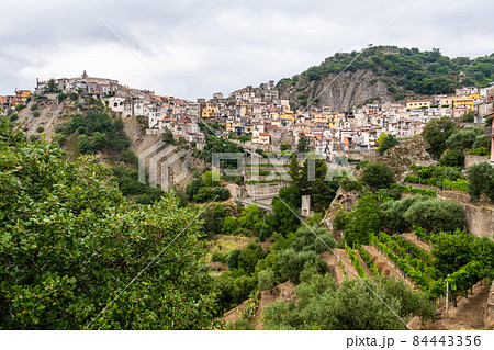 View of the medieval village of Motta Sant' Anastasia in sicily View of the medieval village of Motta Sant' Anastasia in sicily 84443356