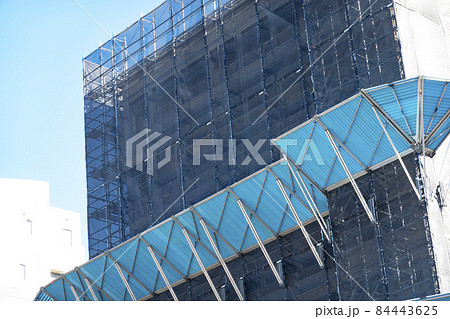 集合住宅の建設現場 84443625