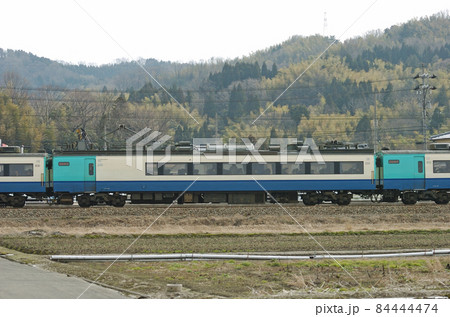北陸本線 森本ー津幡 JR東日本 485系 R23編成(新潟) ② モハ484-3039 海側 北陸本線 森本ー津幡 JR東日本 485系 R23編成(新潟) ② モハ484-3039 海側 84444474