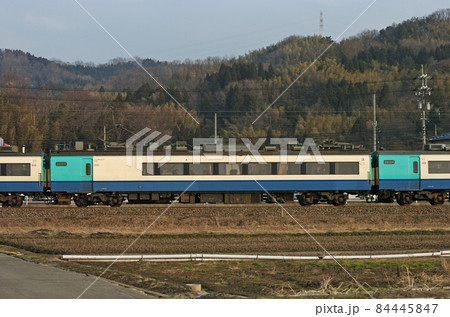北陸本線 石動ー福岡 JR東日本 485系 R25編成(新潟) ② モハ484-3050 海側 北陸本線 石動ー福岡 JR東日本 485系 R25編成(新潟) ② モハ484-3050 海側 84445847