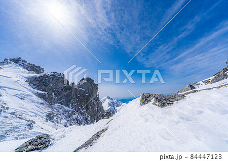 雪山登山風景 冬の千畳敷カール【長野県】 雪山登山風景 冬の千畳敷カール【長野県】 84447123