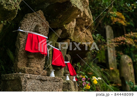 穴弘法、104体の石仏を祀る〈岐阜県土岐市〉 84448099