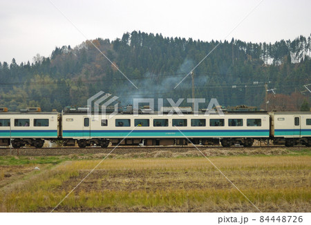 北陸本線 森本ー津幡 JR東日本 485系 T12編成(新潟) ④ モハ484-1016 海側 北陸本線 森本ー津幡 JR東日本 485系 T12編成(新潟) ④ モハ484-1016 海側 84448726