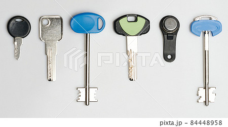 Different metal keys for doors 84448958
