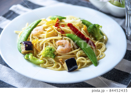 野菜たっぷりペペロンチーノ 84452435