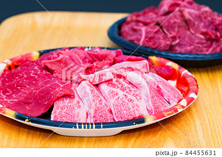 焼肉 生肉 盛合せ 【 贅沢 な 家飯 の イメージ 】 焼肉 生肉 盛合せ 【 贅沢 な 家飯 の イメージ 】 84455631
