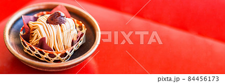 モンブラン　和風　和栗　【 季節 の スイーツ の イメージ 】 84456173