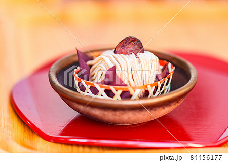 モンブラン 和風 和栗 【 季節 の スイーツ の イメージ 】 モンブラン 和風 和栗 【 季節 の スイーツ の イメージ 】 84456177