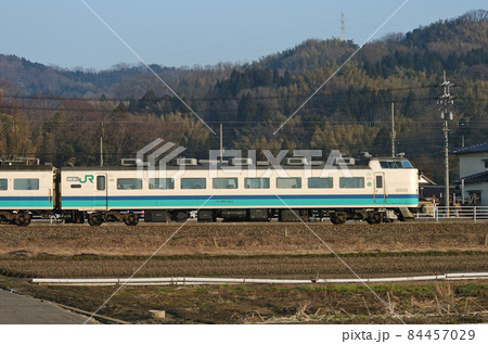 北陸本線　森本ー津幡　JR東日本　485系　T17編成（新潟）　①　クロハ481-1023　海側 84457029