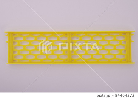One yellow hair extender stops 84464272