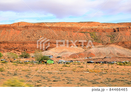 アメリカアリゾナ州に点在するネイティブアメリカンの居住地(ナバホ族) アメリカアリゾナ州に点在するネイティブアメリカンの居住地(ナバホ族) 84466465