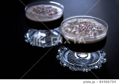 ガラスの器に入ったコーヒーゼリー ガラスの器に入ったコーヒーゼリー 84466704