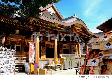 東京　湯島天満宮（湯島天神）　本殿と絵馬 84469079
