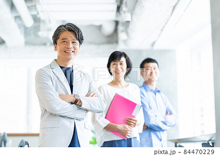 ミドル世代 経営陣 ビジネスイメージ 取締役 CEO 撮影協力「+SHIFT NOGIZAKA」 ミドル世代 経営陣 ビジネスイメージ 取締役 CEO 撮影協力「+SHIFT NOGIZAKA」 84470229