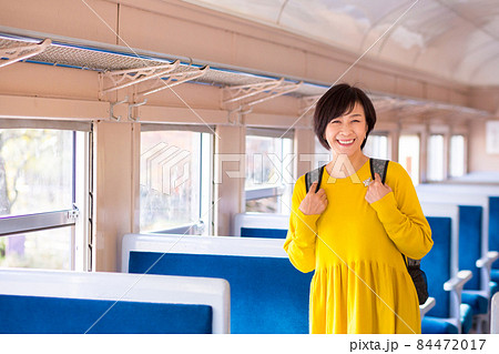 女子旅 汽車でいく女子旅 ミドル女子の旅 車内 女子旅 汽車でいく女子旅 ミドル女子の旅 車内 84472017