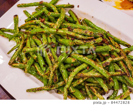 Close up shot of deep fried String Bean 84472828