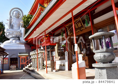 奈良県　信貴山朝護孫子寺塔頭玉蔵院融通堂と大地蔵尊 84479841