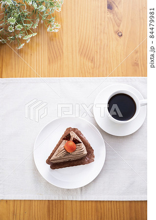 チョコレートケーキ 84479981