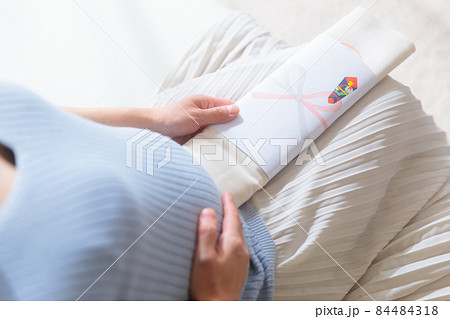 腹帯 はらおび 妊娠中の女性 腹帯 はらおび 妊娠中の女性 84484318