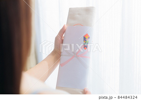腹帯　はらおび　妊娠中の女性 84484324