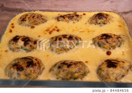 Chimay stuffed eggs recipe baked in the oven Chimay stuffed eggs recipe baked in the oven 84484656