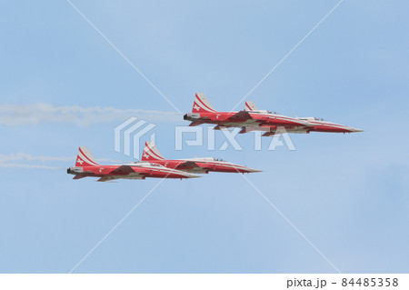 スイス空軍アクロバットチーム「パトロイユ・スイス」ダイヤモンド編隊 84485358