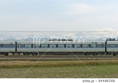 北陸本線　美川ー加賀笠間　JR西日本　681系　T03編成（金沢）　③　モハ681-5　海側 84486266