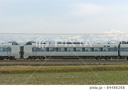北陸本線　美川ー加賀笠間　JR西日本　681系　T03編成（金沢）　⑥　クモハ681-503　海側 84486268