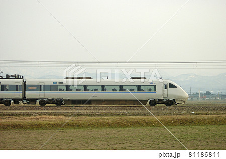 北陸本線 美川ー加賀笠間 JR西日本 681系 T07編成(金沢) ① クロ681-1001 海側 北陸本線 美川ー加賀笠間 JR西日本 681系 T07編成(金沢) ① クロ681-1001 海側 84486844