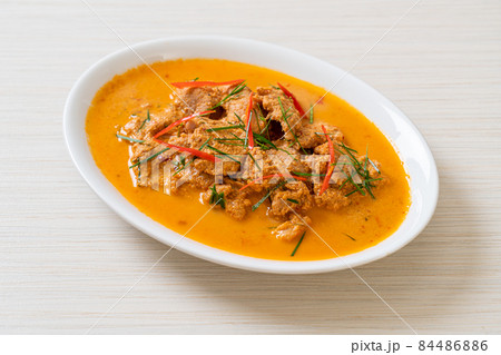 panang curry with pork 84486886