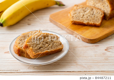 Homemade banana bread sliced Homemade banana bread sliced 84487211