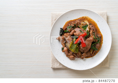 Stir-Fried Black Pepper with Duck 84487270