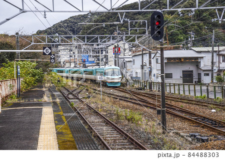 紀伊勝浦駅を発車した、特急「くろしお」オーシャンアロー車両 紀伊勝浦駅を発車した、特急「くろしお」オーシャンアロー車両 84488303