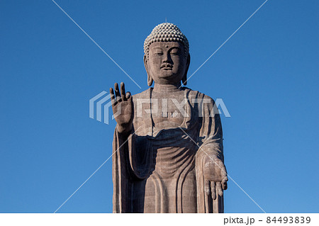 牛久大仏(世界最大のブロンズ立像)の写真素材 [84493839] - PIXTA