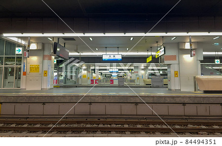 終電後深夜の大阪駅 終電後深夜の大阪駅 84494351