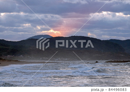 夕暮れの持石海岸 84496083